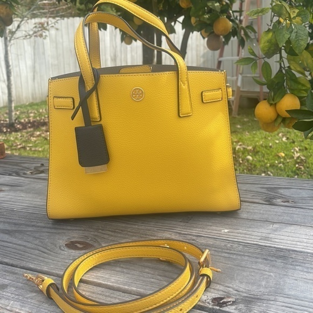 Tory Burch
Small Walker
Leather Satchel